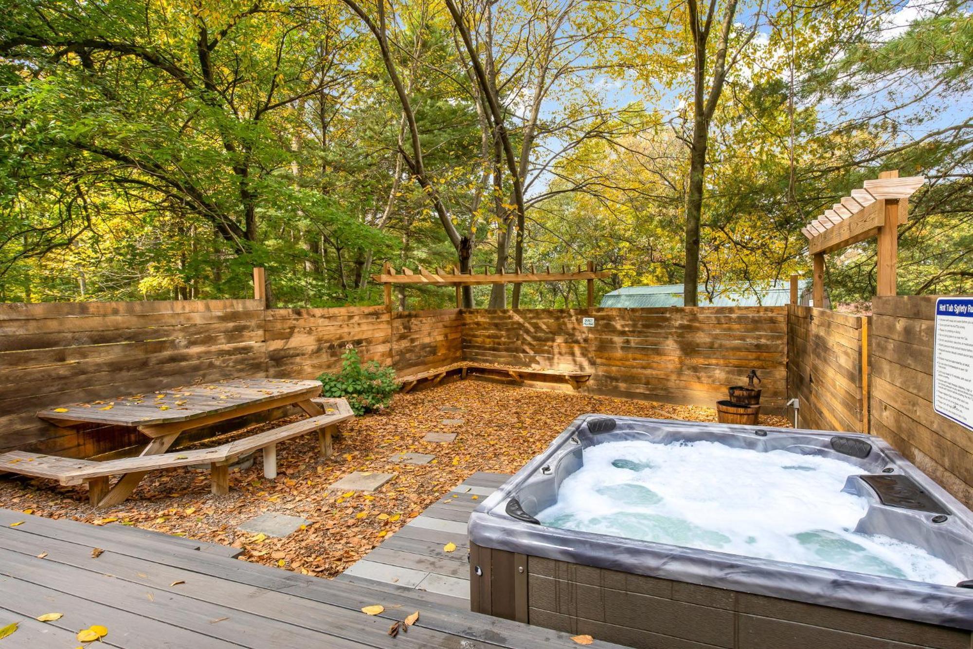 5 Bd W Hottub - Mins To Hunting Hiking & Fishing Leilighet New Providence Eksteriør bilde